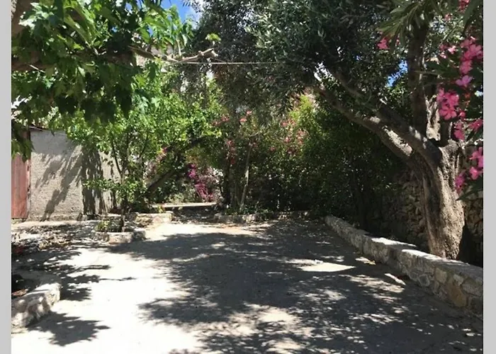 Traditional Stone House In Eastern Mani Hébergement de vacances