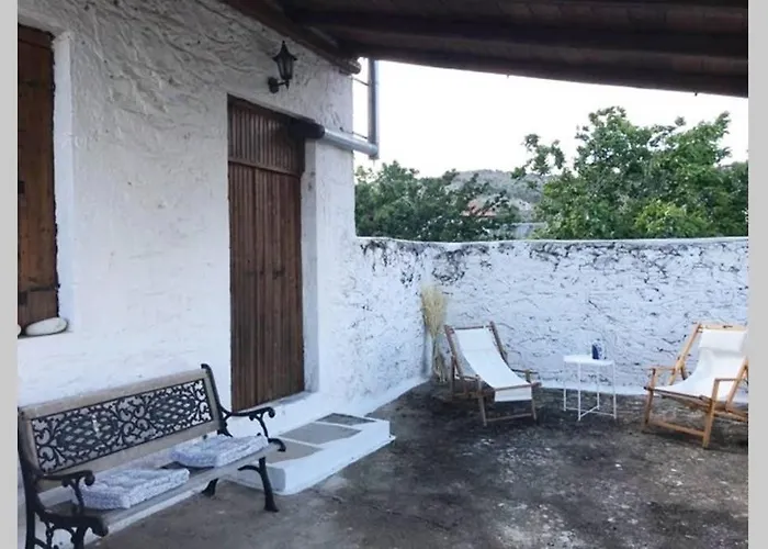 Дом отдыха Traditional Stone House In Eastern Mani