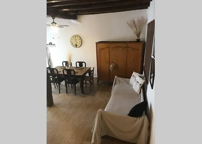 Traditional Stone House In Eastern Mani Hébergement de vacances