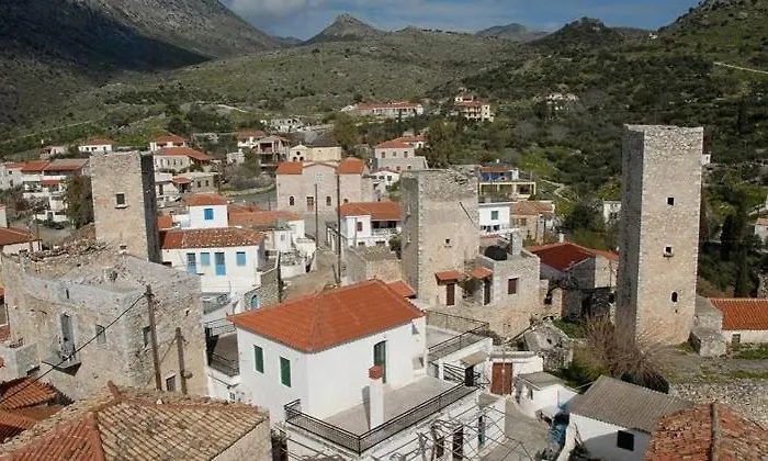 Traditional Stone House In Eastern Mani Hébergement de vacances *